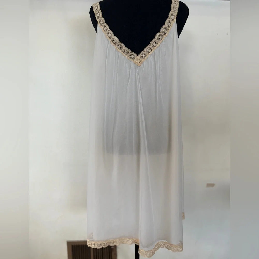 EUC Vintage Vanity Fair Peignoir Set Double Nylon Lace Bridal Boudoir 60’s SZ L